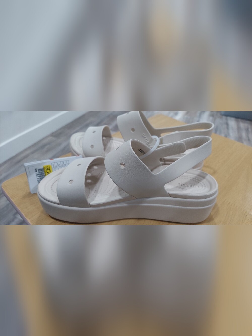 Crocs Classic Platform Sandal — Neutral Cream - Picture 5 of 7